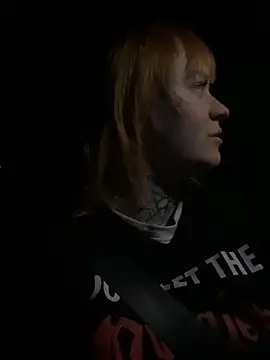 Snapshot of poussichienne chatting on 03-21-26, 04:28 poussichienne online show from 03-21-26, 04:28