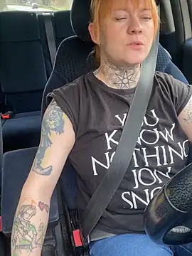 Snapshot of poussichienne chatting on 03-23-26, 11:25 poussichienne online show from 03-23-26, 11:25