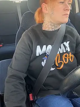 Snapshot of poussichienne chatting on 03-24-26, 11:48 poussichienne online show from 03-24-26, 11:48