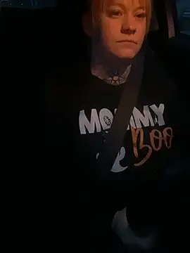 Snapshot of poussichienne chatting on 03-25-26, 05:13 poussichienne online show from 03-25-26, 05:13