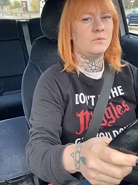 Snapshot of poussichienne chatting on 03-26-26, 11:16 poussichienne online show from 03-26-26, 11:16