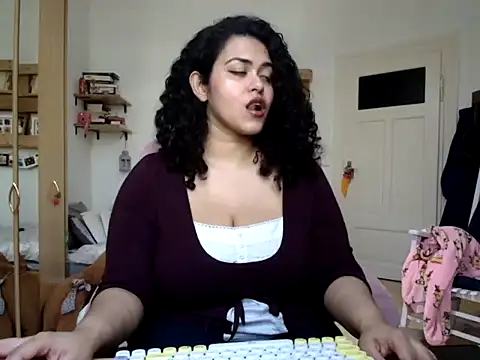 Curvydesifromgermany online show from 02-27-26, 11:43