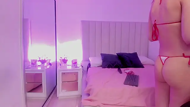 Laura Dicardy online show from 03-08-25, 03:56