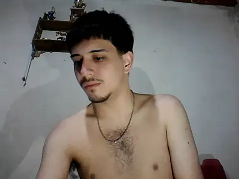 Snapshot of Elvergonn2105 chatting on 09-27-25, 04:17 Elvergonn2105 online show from 09-27-25, 04:17