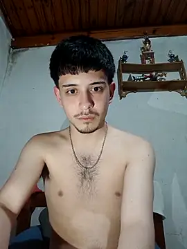 Snapshot of Elvergonn2105 chatting on 11-14-25, 04:33 Elvergonn2105 online show from 11-14-25, 04:33