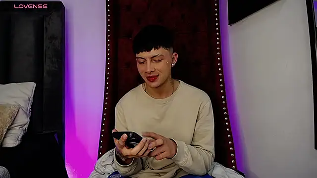Snapshot of Steev_Novoa chatting on 12-07-24, 04:20 Steev Novoa online show from 12-07-24, 04:20