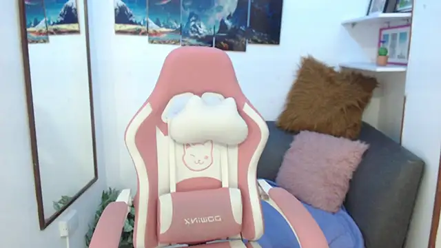 EmmaMyerss  online show from 12-21-24, 11:02