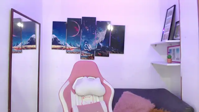 EmmaMyerss  online show from 12-23-24, 11:49
