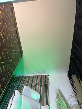 Snapshot of lenny_boobs chatting on 10-09-25, 02:09 lenny boobs online show from 10-09-25, 02:09