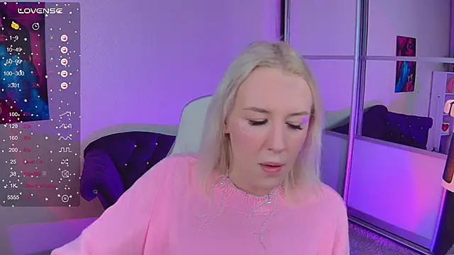 Snapshot of Selenatrend chatting on 09-30-25, 06:18 Selenatrend online show from 09-30-25, 06:18