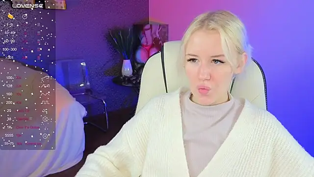 Snapshot of Selenatrend chatting on 10-18-25, 06:26 Selenatrend online show from 10-18-25, 06:26