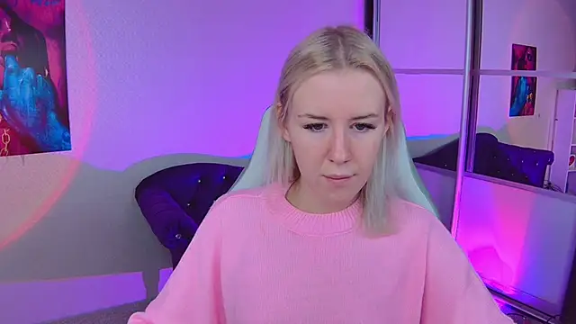 Snapshot of Selenatrend chatting on 10-30-25, 12:17 Selenatrend online show from 10-30-25, 12:17