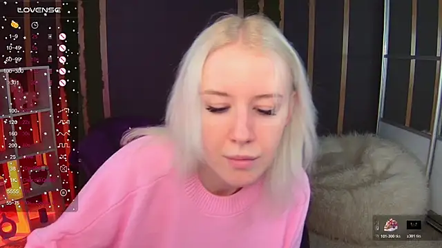 Snapshot of Selenatrend chatting on 11-12-25, 12:16 Selenatrend online show from 11-12-25, 12:16