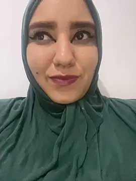 Snapshot of hannahayat chatting on 12-13-24, 02:05 hannahayat online show from 12-13-24, 02:05