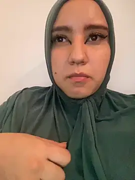 Snapshot of hannahayat chatting on 12-19-24, 02:35 hannahayat online show from 12-19-24, 02:35