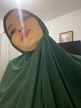 Snapshot of hannahayat chatting on 02-10-25, 02:08 hannahayat online show from 02-10-25, 02:08