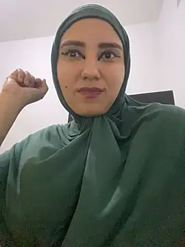 Snapshot of hannahayat chatting on 03-07-25, 12:37 hannahayat online show from 03-07-25, 12:37