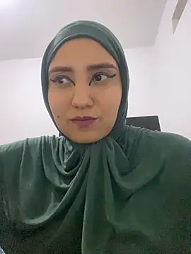 Snapshot of hannahayat chatting on 03-08-25, 12:33 hannahayat online show from 03-08-25, 12:33