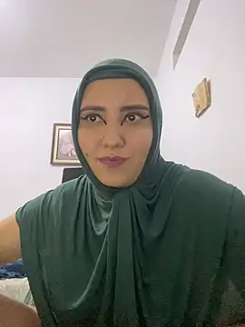 Snapshot of hannahayat chatting on 03-08-25, 03:39 hannahayat online show from 03-08-25, 03:39