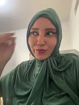 Snapshot of hannahayat chatting on 09-18-25, 01:35 hannahayat online show from 09-18-25, 01:35