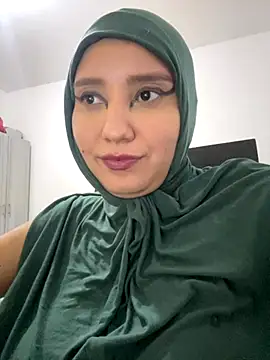 Snapshot of hannahayat chatting on 10-08-25, 11:02 hannahayat online show from 10-08-25, 11:02