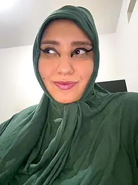 Snapshot of hannahayat chatting on 10-22-25, 11:48 hannahayat online show from 10-22-25, 11:48