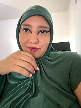 Snapshot of hannahayat chatting on 10-24-25, 02:46 hannahayat online show from 10-24-25, 02:46