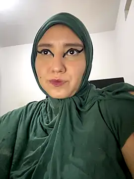 Snapshot of hannahayat chatting on 10-30-25, 10:54 hannahayat online show from 10-30-25, 10:54