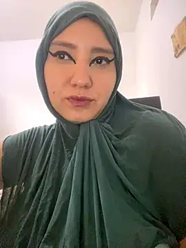 Snapshot of hannahayat chatting on 11-07-25, 12:49 hannahayat online show from 11-07-25, 12:49