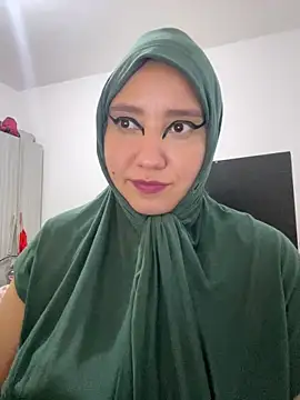 Snapshot of hannahayat chatting on 11-21-25, 01:48 hannahayat online show from 11-21-25, 01:48