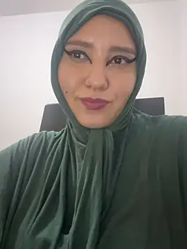 Snapshot of hannahayat chatting on 11-23-25, 02:33 hannahayat online show from 11-23-25, 02:33