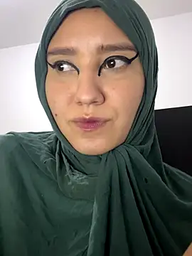 Snapshot of hannahayat chatting on 11-25-25, 11:27 hannahayat online show from 11-25-25, 11:27