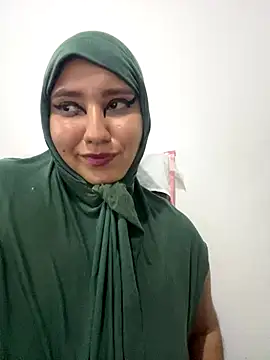 Snapshot of hannahayat chatting on 12-21-25, 03:46 hannahayat online show from 12-21-25, 03:46