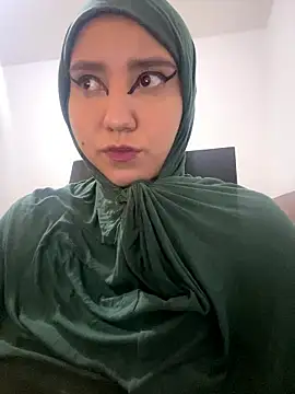 Snapshot of hannahayat chatting on 01-11-26, 02:22 hannahayat online show from 01-11-26, 02:22