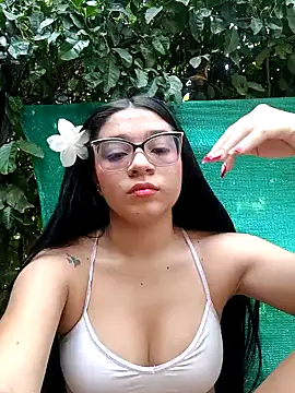 -VICKKY online show from 02-19-25, 02:01