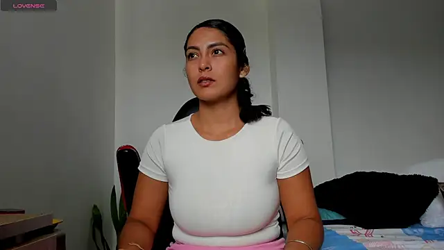 sofiaparker8 online show from 05-03-26, 07:42
