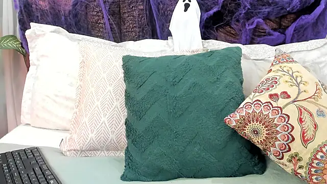 tiffany becker online show from 10-30-25, 11:55