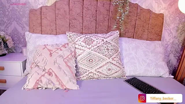 tiffany becker online show from 11-19-25, 12:05