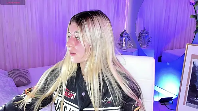 tiffany becker online show from 05-11-26, 01:06