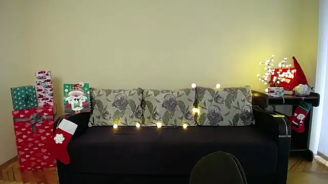 Pretty shy online show from 12-25-24, 12:37