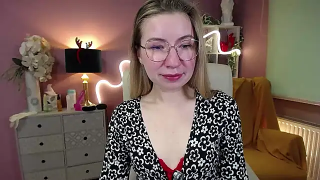 Mia Tasty online show from 12-21-24, 08:39