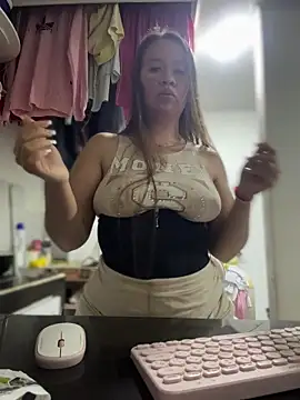 Emiily lee online show from 01-07-26, 01:30