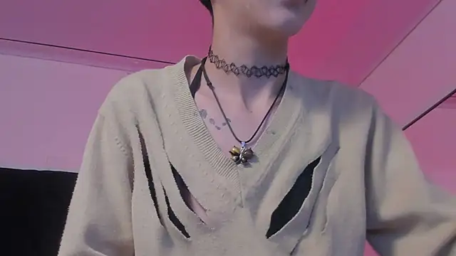 Snapshot of BonnieCute_ chatting on 02-18-25, 11:44 BonnieCute online show from 02-18-25, 11:44