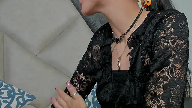 BonnieCute  online show from 06-18-26, 12:00