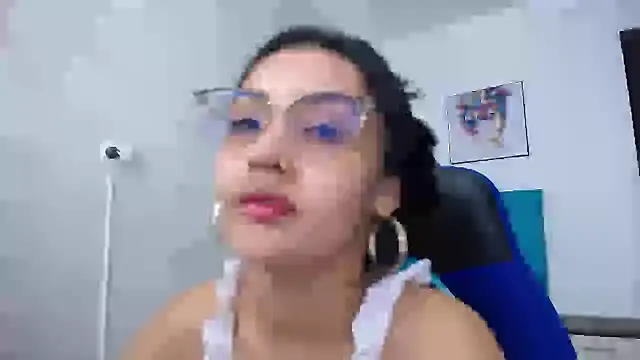 Snapshot of antonella_sweetlittle chatting on 02-27-25, 12:23 antonella sweetlittle online show from 02-27-25, 12:23