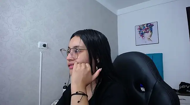 Snapshot of antonella_sweetlittle chatting on 03-20-25, 12:43 antonella sweetlittle online show from 03-20-25, 12:43