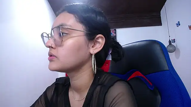 Snapshot of antonella_sweetlittle chatting on 09-13-25, 12:27 antonella sweetlittle online show from 09-13-25, 12:27