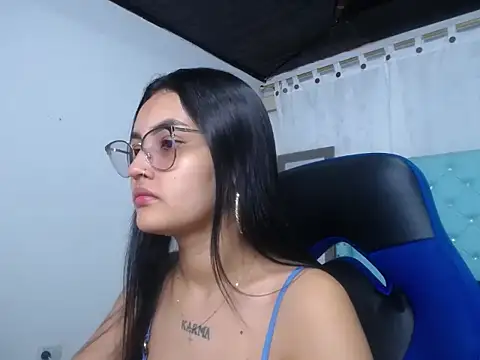 Snapshot of antonella_sweetlittle chatting on 10-18-25, 12:28 antonella sweetlittle online show from 10-18-25, 12:28