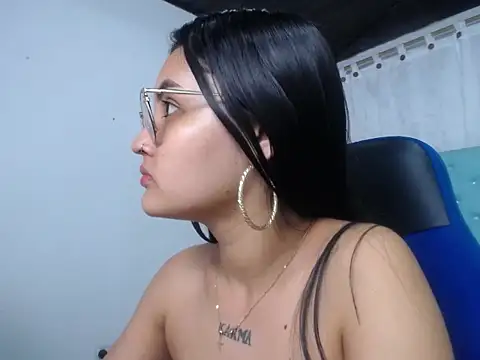 Snapshot of antonella_sweetlittle chatting on 10-24-25, 12:23 antonella sweetlittle online show from 10-24-25, 12:23