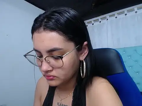 Snapshot of antonella_sweetlittle chatting on 10-28-25, 08:18 antonella sweetlittle online show from 10-28-25, 08:18